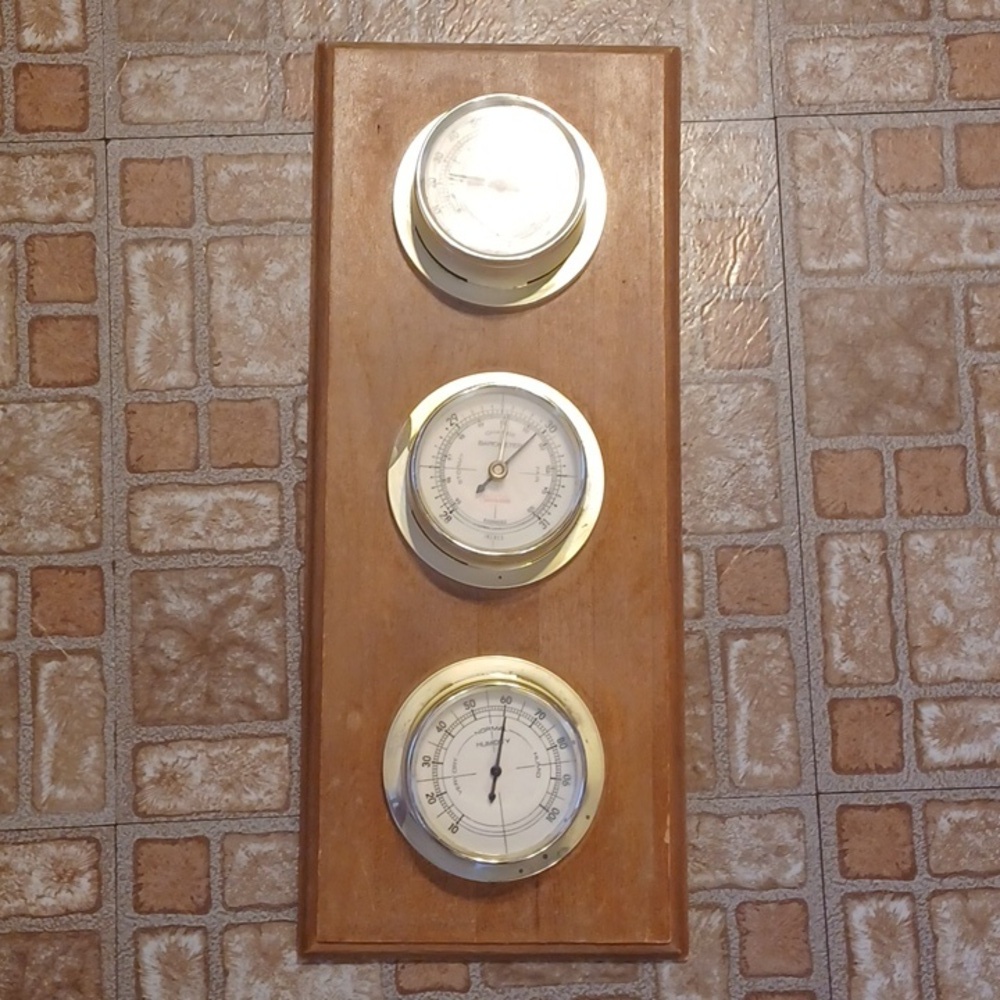 Vintage weather station by Sunbeam,  barometer, thermometer, humidity
